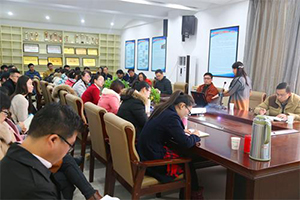 中山大学何艳玲教授来糖心视频
讲学2.jpg