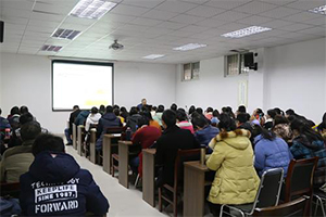 中国社会科学院郑秉文教授来糖心视频
讲学2.jpg